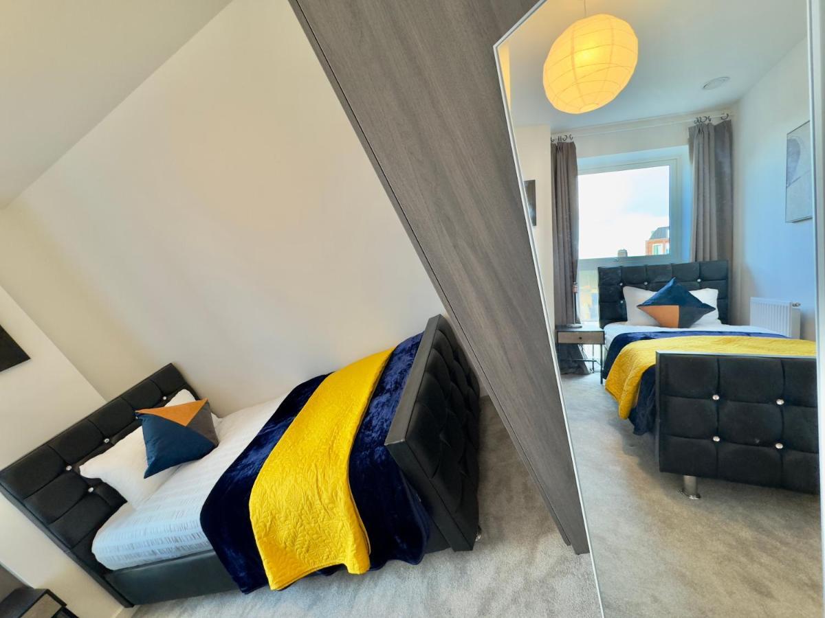 3Bedroom, 2Bathroom, Balcony,Luxury Flat Westfield London Exteriör bild