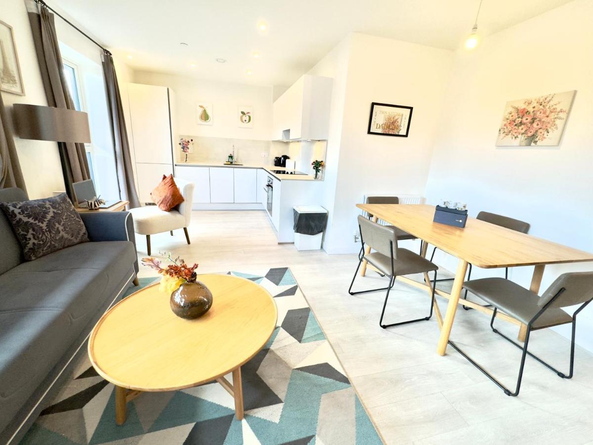 3Bedroom, 2Bathroom, Balcony,Luxury Flat Westfield London Exteriör bild